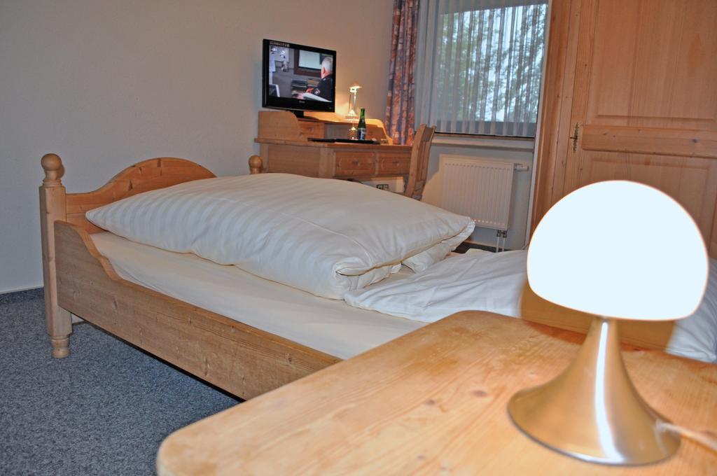 Hellmanns Hotel Bremers Bauerndiele Wiefelstede Δωμάτιο φωτογραφία