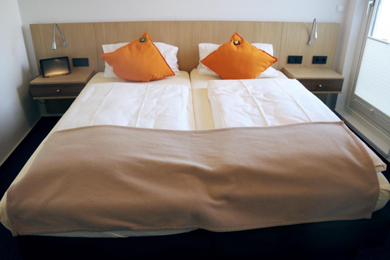 Hellmanns Hotel Bremers Bauerndiele Wiefelstede Εξωτερικό φωτογραφία